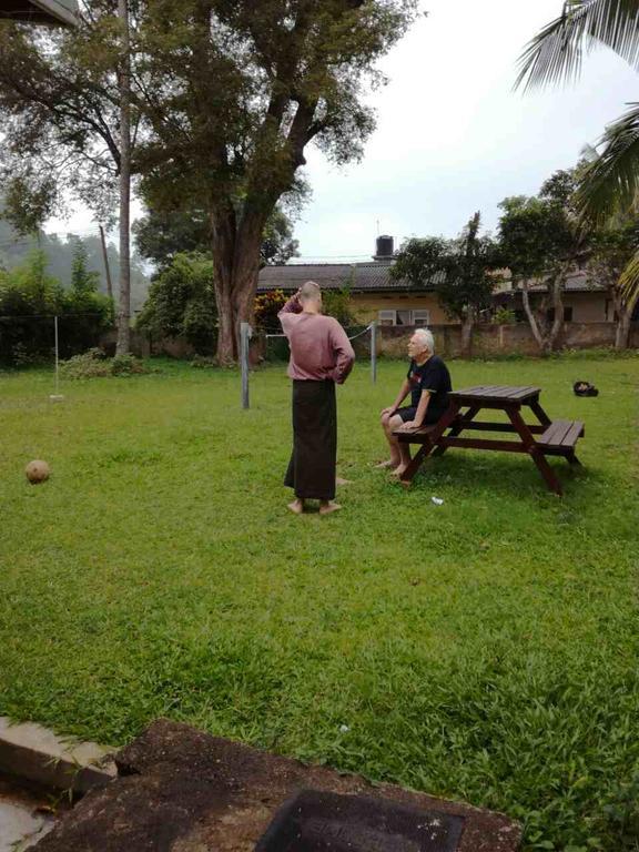 Kandy City Monkey Hotel Luaran gambar